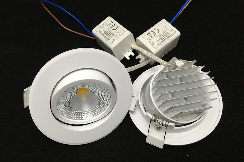 Светодиодный потолочный круглый светильник, с регулируемым углом освещения